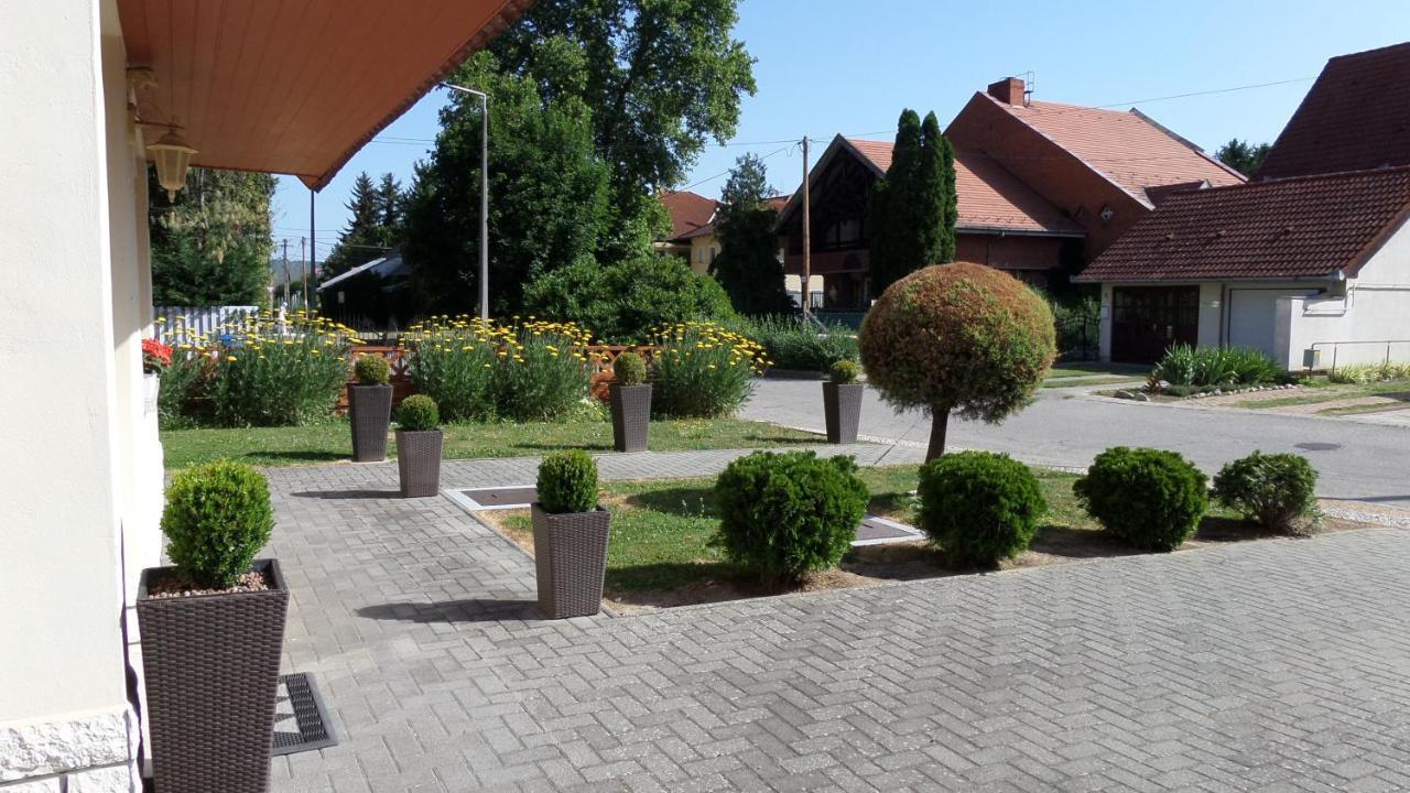 Silent Apartmanház Harkány Exterior foto